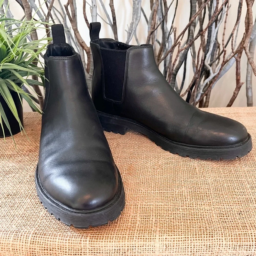 Vince Men’s Benner Black Leather Chelsea Boots Size 10 Pull On Classic Winter